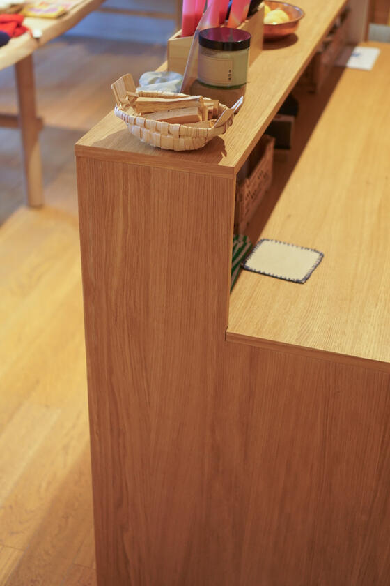 A custom desk by Liam Barwick
